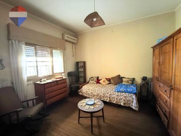 Venta casa 3 amb con parque José León Suarez