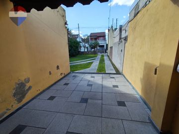 Venta casa 3 amb con parque José León Suarez