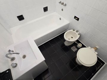 DEPARTAMENTO VENTA CHACARITA 3 AMB- DEPEN Y PATIOS