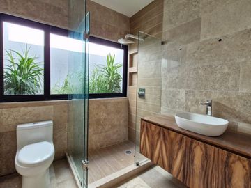 PUNTA TIBURON, Casa en VENTA de 3 recamaras y estudio