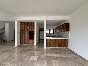 PUNTA TIBURON, Casa en VENTA de 3 recamaras y estudio