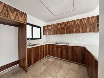 PUNTA TIBURON, Casa en VENTA de 3 recamaras y estudio