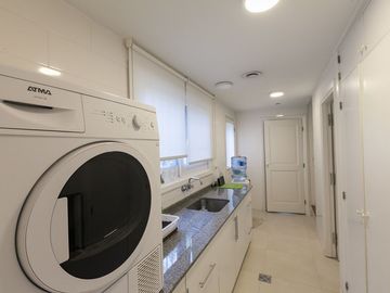 CASA EN LAS LOMAS DE SAN ISIDRO , EXCELENTE ESTADO