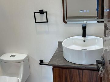 LOMAS DEL DORADO, Casa en VENTA con recamara en PB y jardin
