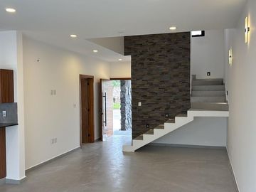 LOMAS DEL DORADO, Casa en VENTA con recamara en PB y jardin