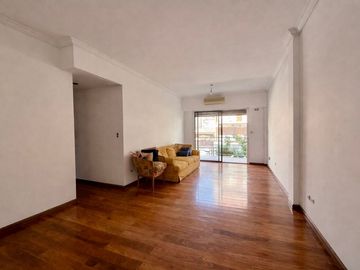 Venta departamento. 3 Amb con cochera. Belgrano