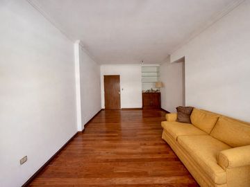Venta departamento. 3 Amb con cochera. Belgrano