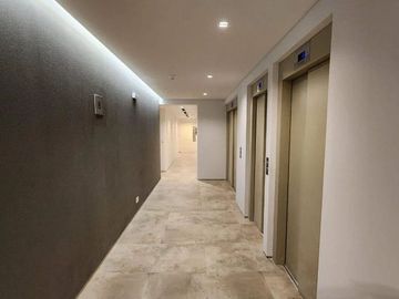 VENTA OFICINA ESTRENAR MET PLAZA RECOLETA CREDITO