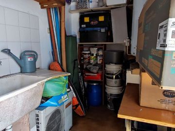 4 AMBIENTES CON DOS AMPLIOS PATIOS Y COCHERA