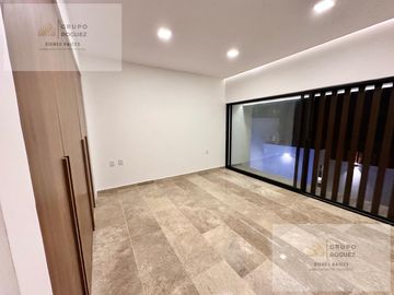 ESTRENA CON LOS MEJORES ACABADOS, 4 RECAMARAS, JARDIN Y ALBERCA PROPIA