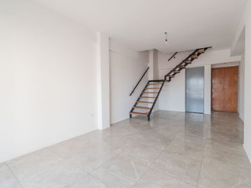 VENTA 3 AMB BALCON Y TERRAZA PROPIA CIUDADELA