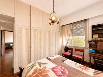 Venta depto 3 ambientes con dependencia Flores