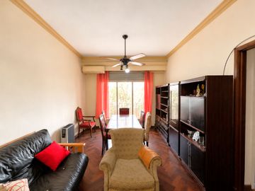 Venta depto 3 ambientes con dependencia Flores