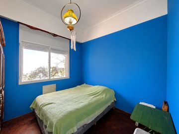 Venta depto 3 ambientes con dependencia Flores