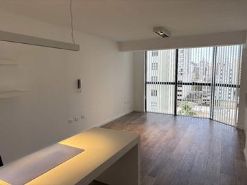 oficina en venta amueblada con cochera La Plata