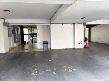 oficina en venta amueblada con cochera La Plata