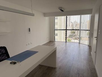 oficina en venta amueblada con cochera La Plata