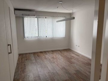 oficina en venta amueblada con cochera La Plata