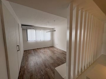 oficina en venta amueblada con cochera La Plata