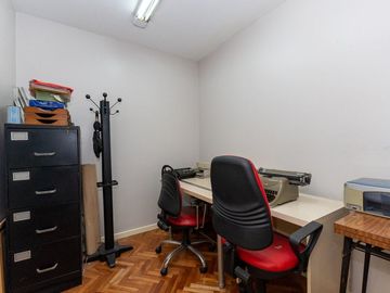 OFICINA EN VENTA EN TRIBUNALES