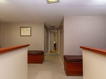 OFICINA EN VENTA EN TRIBUNALES