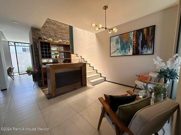 Casa en Zibatá con 3 recámaras con baño y equipada, cerca de Town Center en venta RAH4720