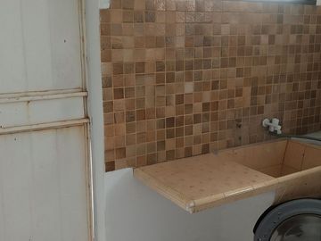 VENTA DEPOSITO CON 5 DEPTOS EN BLOCK AVELLANEDA