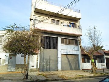 VENTA DEPOSITO CON 5 DEPTOS EN BLOCK AVELLANEDA