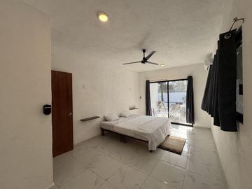 CASA EN VENTA A UNA CALLE DEL MAR DE  CHICXULUB PUERTO, PROGRESO.