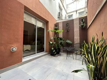 VENTA DPTO 2 AMBIENTES CON PATIO EN BELGRANO C