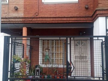 Ph Triplex 4 amb en venta en Olivos c/coch y patio