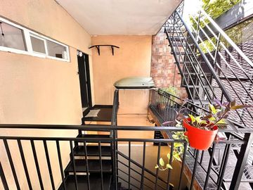 VENTA PH 3 AMBIENTES FLORES CON TERRAZA-Apto cred