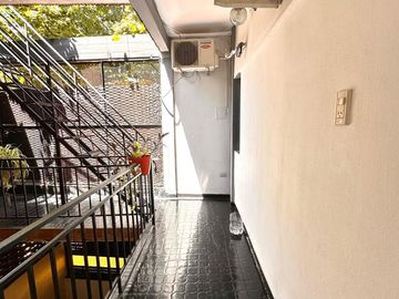 VENTA PH 3 AMBIENTES FLORES CON TERRAZA-Apto cred