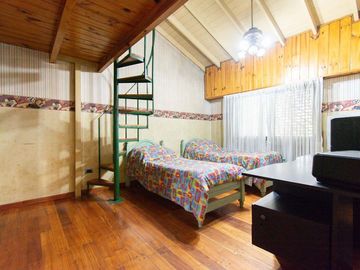 VENTA PH DE 4 AMBIENTES C/GARAGE  EN VILLA URQUIZA