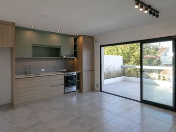 VENTA PH 2 AMB CON TERRAZA Y PARRILLA SAN JOSE