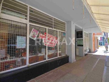 VENTA 4 LOCALES COMERCIALES GALERIA EDIFICIO ROCA