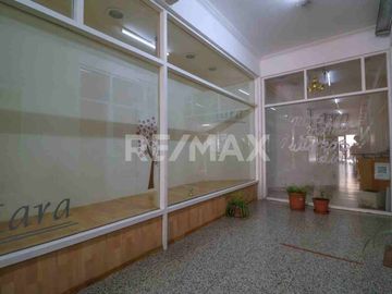 VENTA 4 LOCALES COMERCIALES GALERIA EDIFICIO ROCA