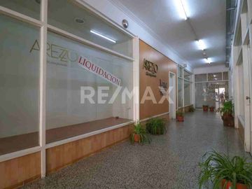 VENTA 4 LOCALES COMERCIALES GALERIA EDIFICIO ROCA