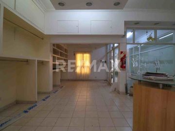 VENTA 4 LOCALES COMERCIALES GALERIA EDIFICIO ROCA