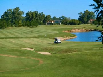 Lote al golf en La Providencia Resort Country Club
