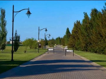 Lote al golf en La Providencia Resort Country Club