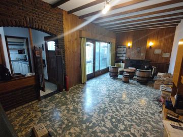 VENTA PH SIN EXPENSAS 4 DORMITORIOS COCHERA JARDIN