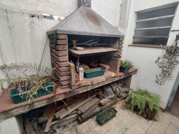VENTA PH SIN EXPENSAS 4 DORMITORIOS COCHERA JARDIN