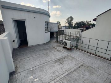 VENTA PH SIN EXPENSAS 4 DORMITORIOS COCHERA JARDIN
