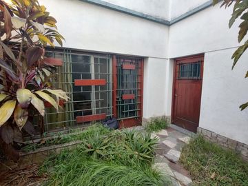 VENTA PH SIN EXPENSAS 4 DORMITORIOS COCHERA JARDIN