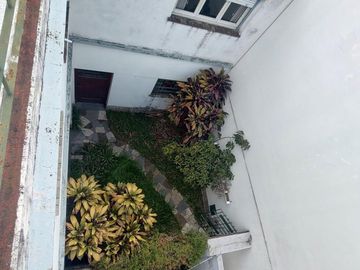 VENTA PH SIN EXPENSAS 4 DORMITORIOS COCHERA JARDIN
