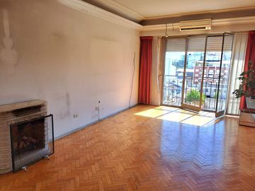 VENTA 2 AMB C/COCHERA LUZ LAVADERO VELEZ SARFIELD
