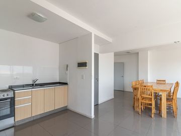 Monoambiente con balcón y cochera  Villa Urquiza