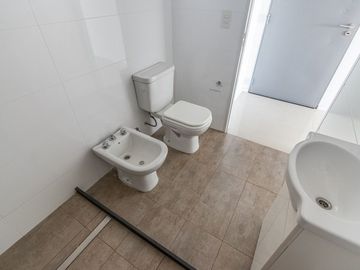 Monoambiente con balcón y cochera  Villa Urquiza