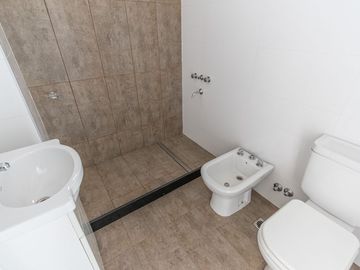 Monoambiente con balcón y cochera  Villa Urquiza